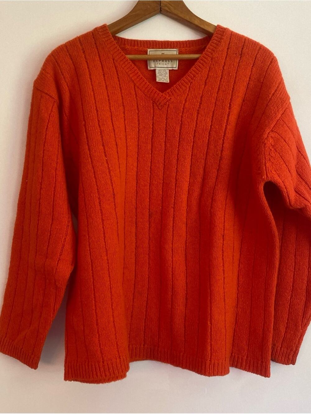 Express Tricot Orange Ribbed V-Neck Sweater 100% Wool Vintage